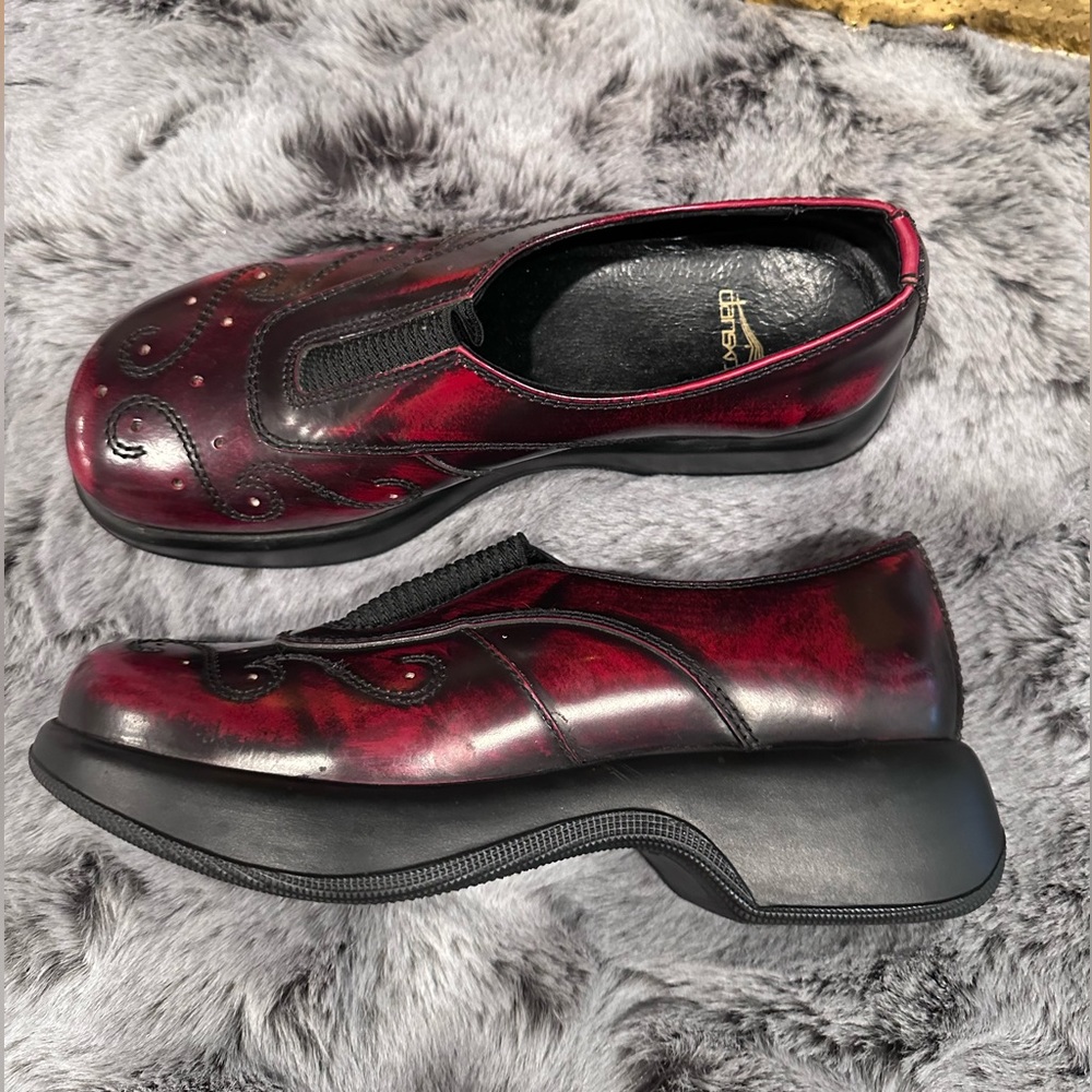Dansko Vintage Burgundy and Black Stitched Loafers